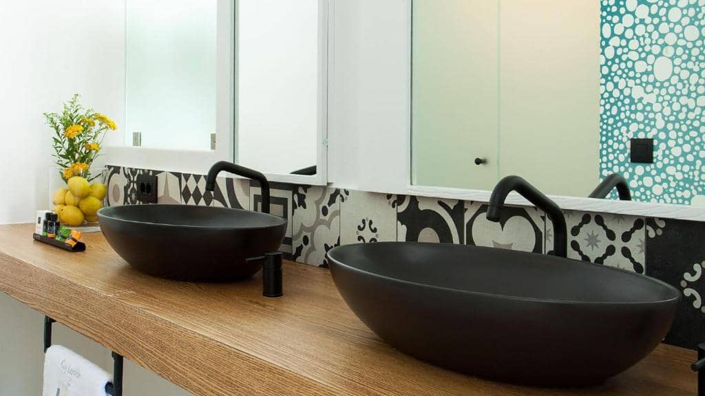 LYO Boutique Hotel Mykonos - Panorama Sea View Suite Jetted Tub